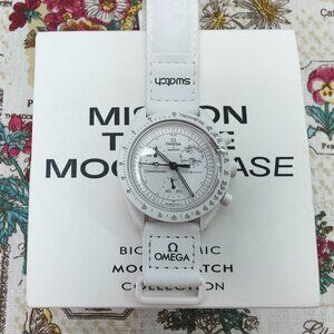 👑POSH NWT Swatch X Omega Mission To The Moonphase - FULL MOON Watch